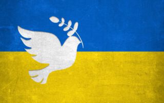 Flagge der Ukraine mit Friedenstaube